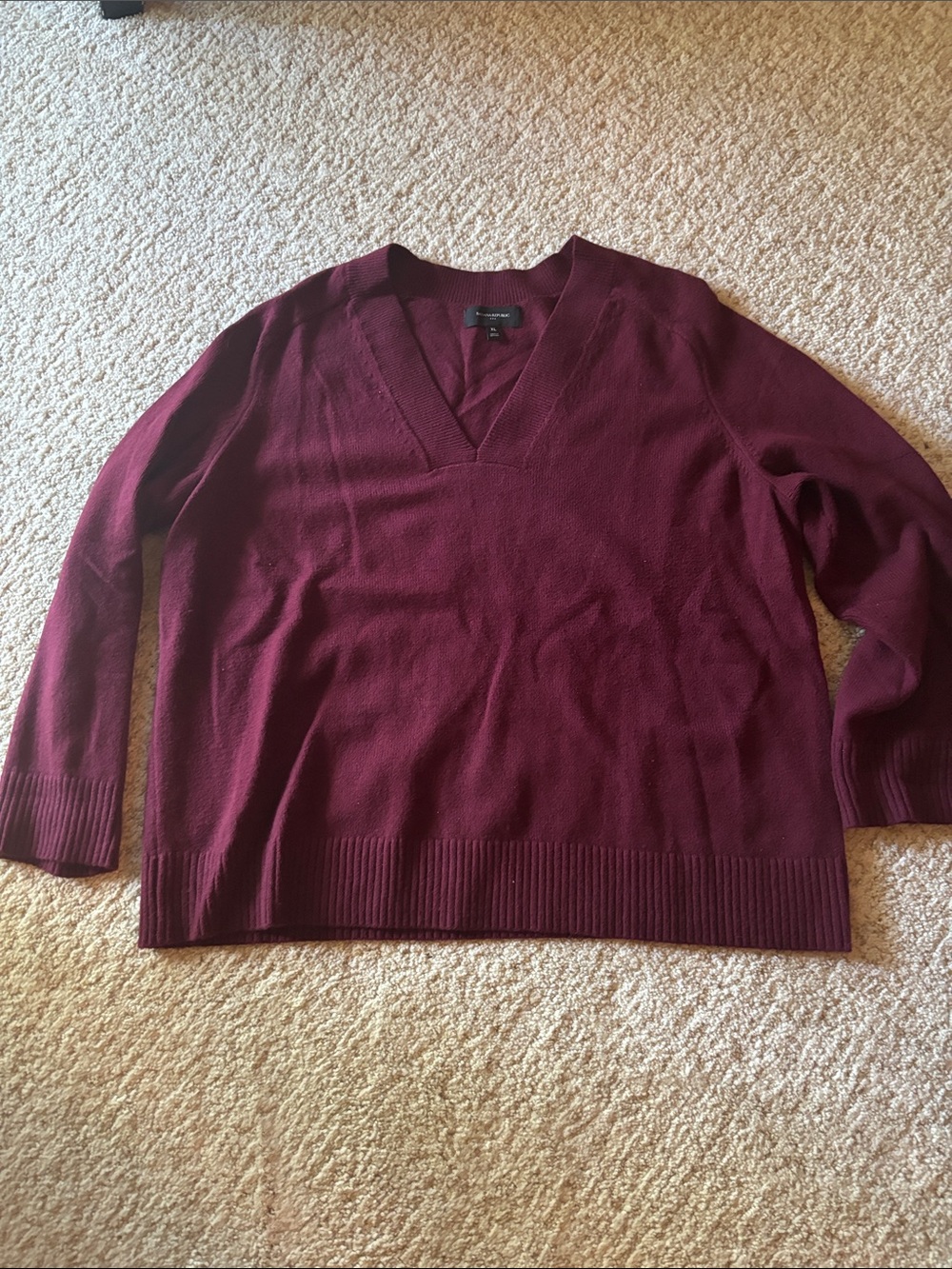 Banana Republic Women's Burgundy V-Neck Sweater in Burgundy